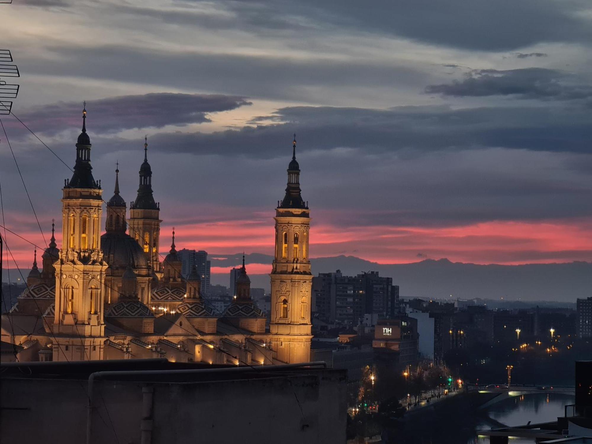 El Mirador Del Pilar - Parking Y Vistas A La Basilica Apartment Zaragoza Exterior foto
